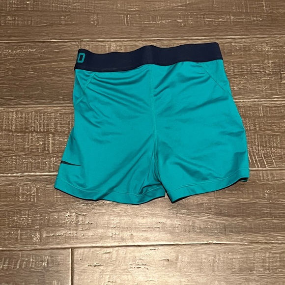 Nike pro green spandex running shorts - Picture 2 of 2